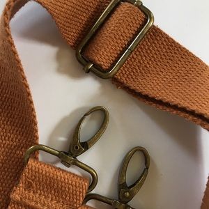 Crossbody strap for tan Fossil Explorer